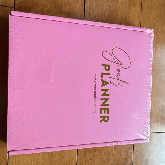 Pink Goals Planner - Picture 1 of 4